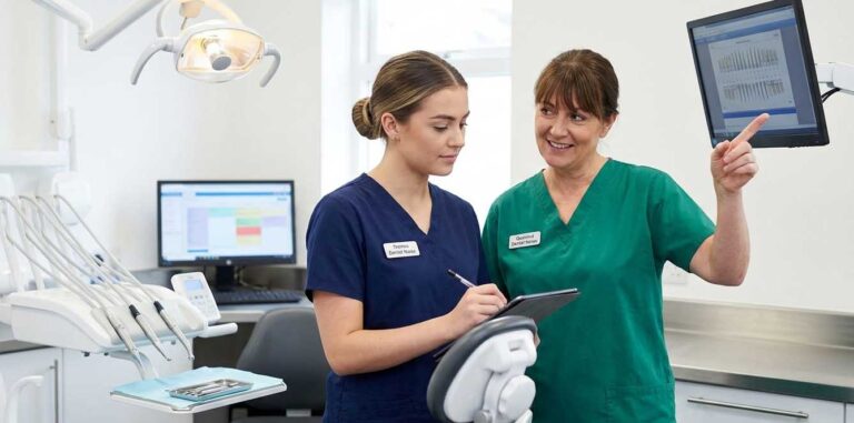 Becoming a Dental Nurse in the UK
